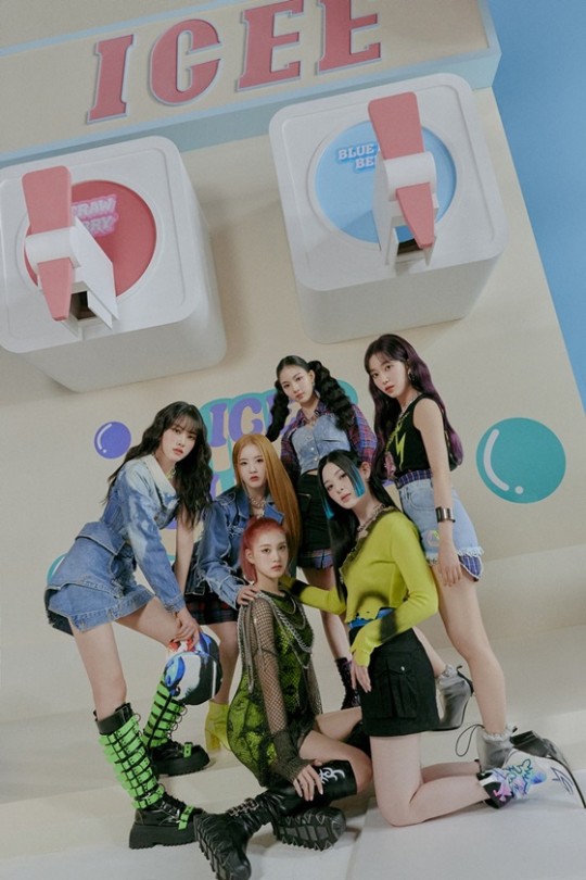 女团stayc携新专辑《staydom》回归