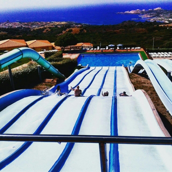 福州鲸奇水乐园_天津水魔方嬉水乐园门票价格_意大利最大的水上乐园