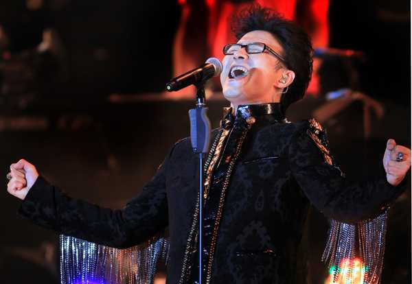 汪峰交你最摇滚的歌词：自带“金属”属性单词 