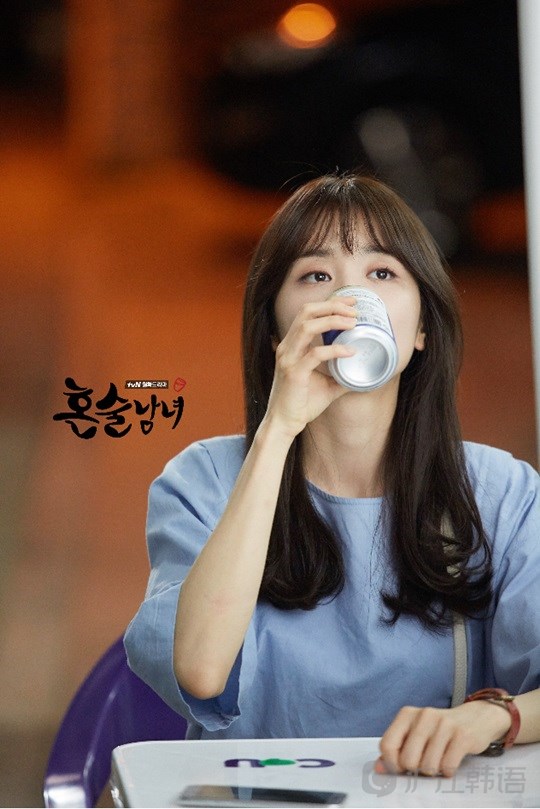 《独酒男女》影射出的韩国社会文化转变_沪江