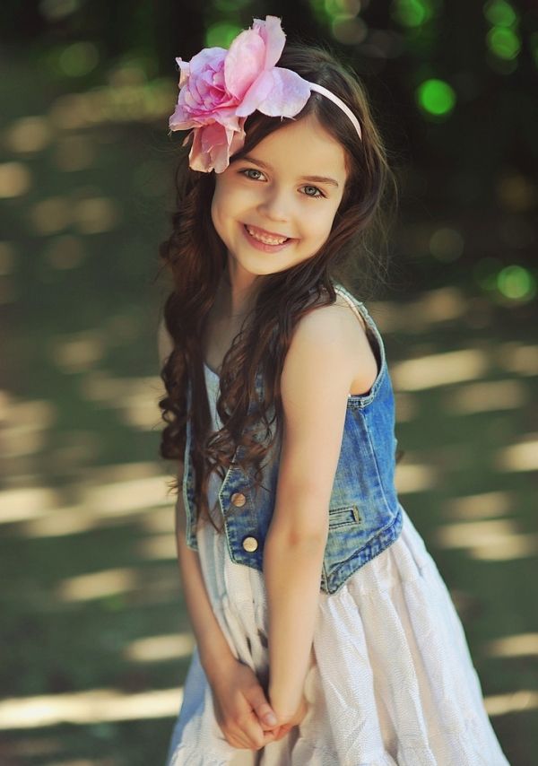 《爸爸去哪儿4》开播：阿拉蕾实力圈粉 各路萌娃看起来！