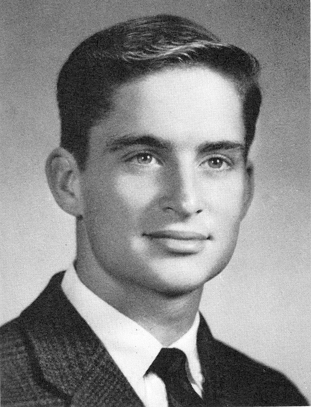 法语入门_欧美顶级明星青涩照:Ggi果然是美了