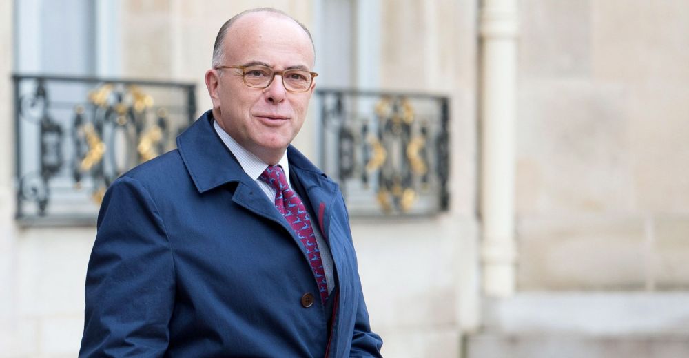 法语新闻：瓦尔斯辞职参选 法国政府改组