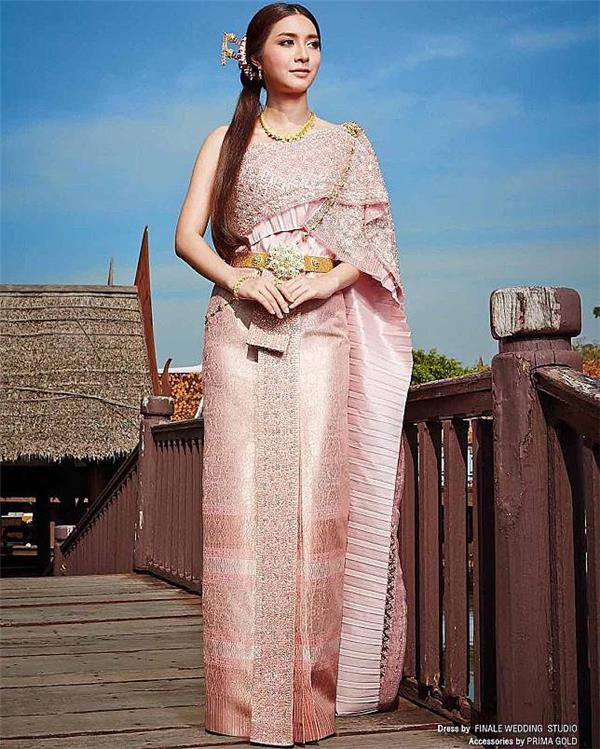 美女明星 泰国传统服饰 根本看不够