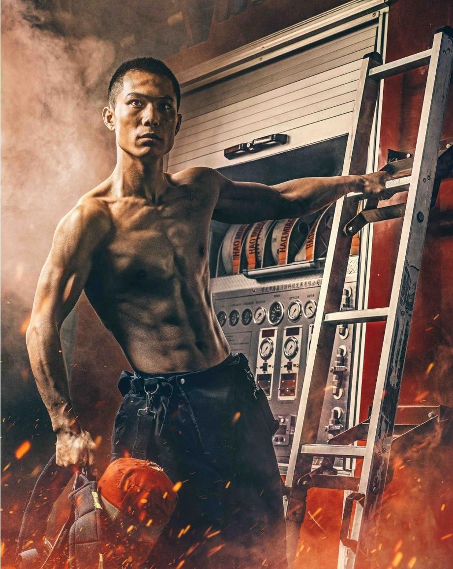 英语翻译_中国也开始拍性感的消防员日历了_