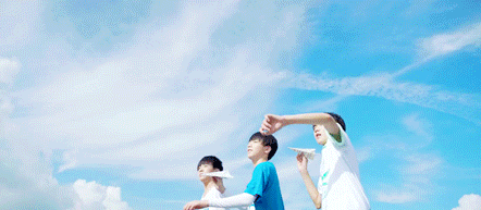 一首由泰国美眉原创的三国语言歌曲《friend》引起满满校园回忆杀