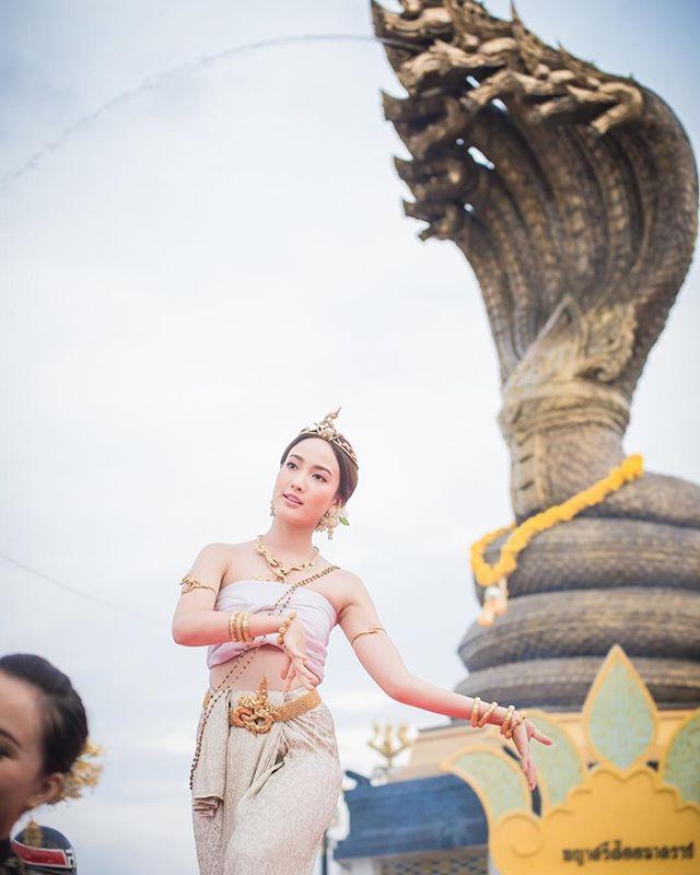 对于刚刚成为东北部人民心中女神的《三面娜迦》的女主