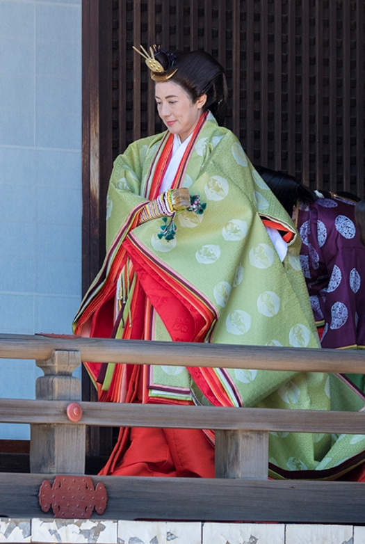 5月8日,雅子身着繁重的传统和服参与即位相关的宫中祭祀之一「期日