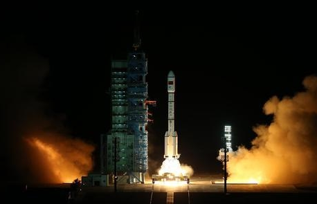 【热词速递】这回真滴上天了。神舟十一号载人飞船成功升空！