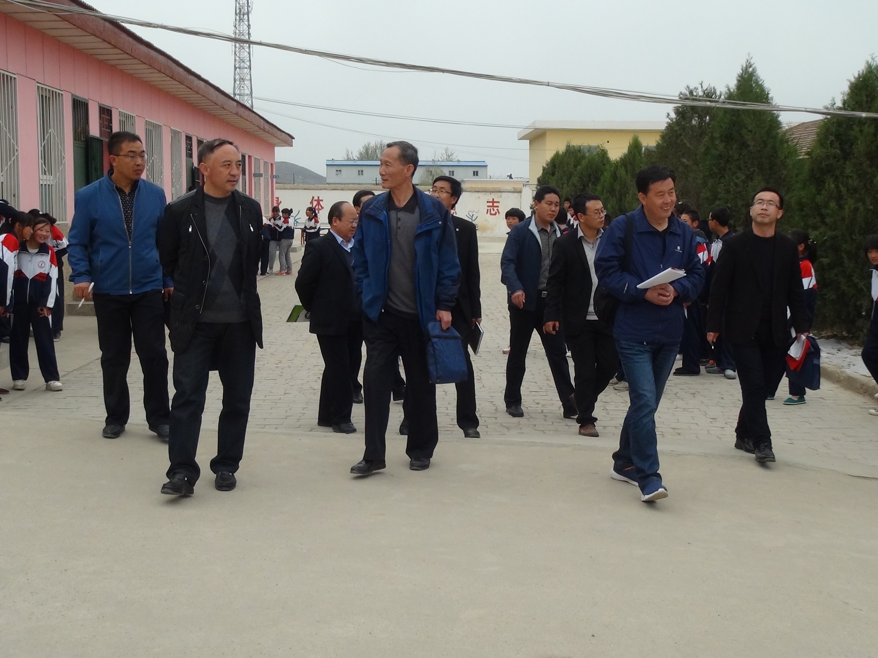 区教体局对我学区义务教育均衡发展和教育信息