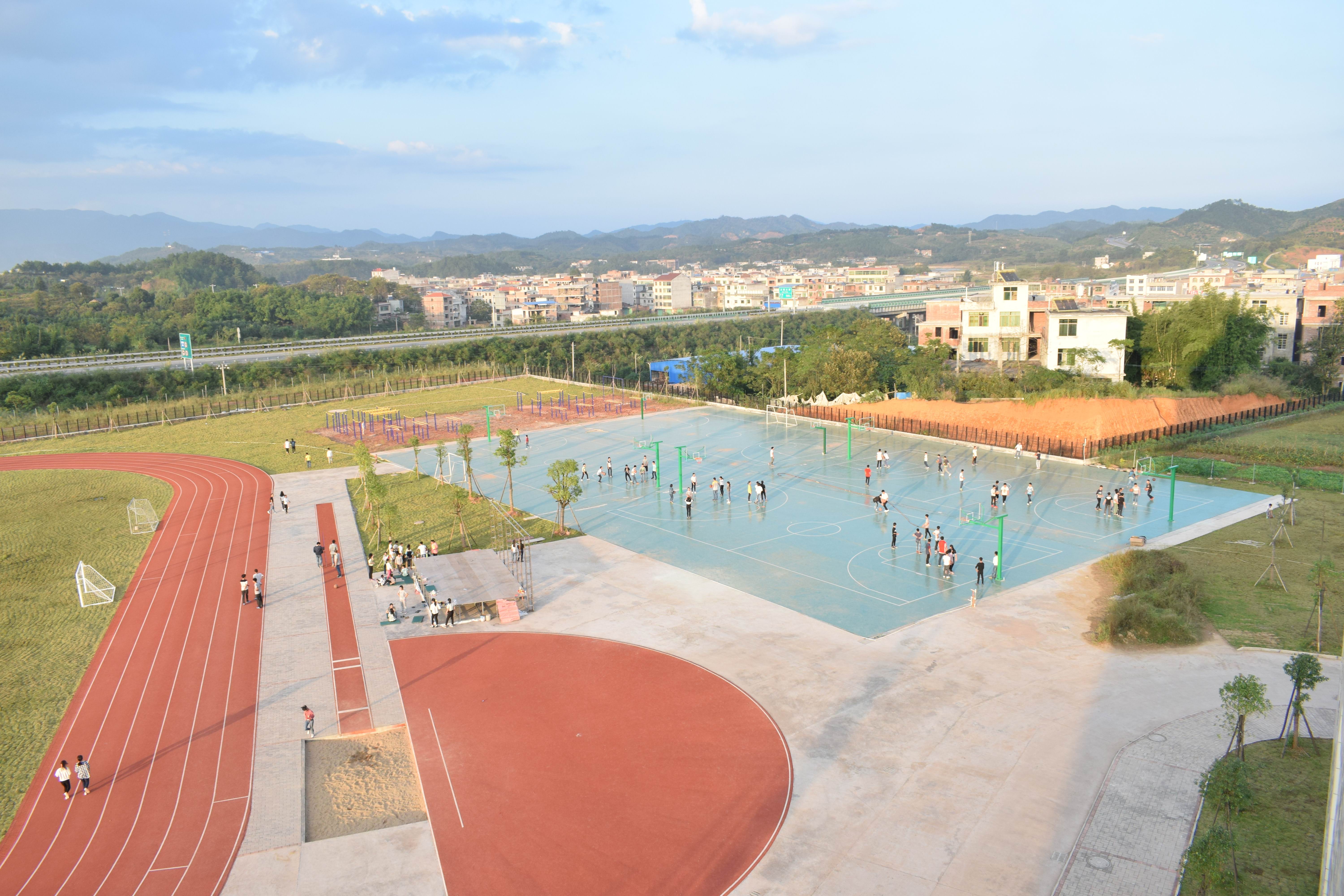 省市发改委领导莅临龙南县思源实验学校稽察学