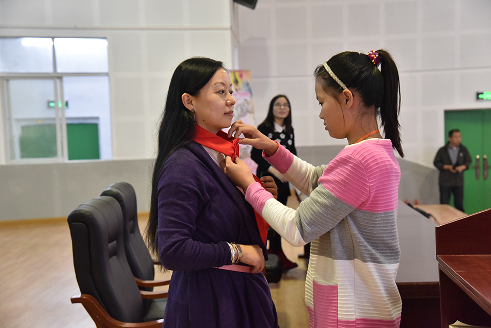 龙南县思源实验学校邀请魔法姐姐晓玲叮当来