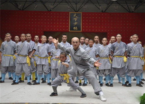 自学少林武术和在嵩山少林武校学武有什么区别