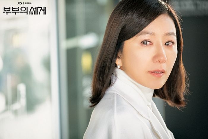 《夫妻的世界》女主金喜爱27年前旧照曝光