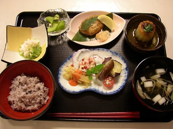 日本料理 日本医院 堪比高级日料店 的豪华病患餐 沪江日语