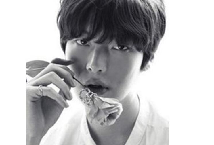 安宰贤意味深长的INS惹关注