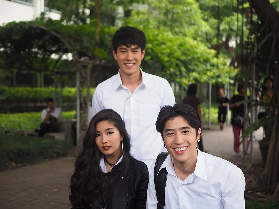 为什么泰国大学生必须穿校服?盘点泰剧里的大学校服looking!