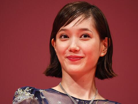 有声听读新闻：本田翼超接近的“睡颜”照片