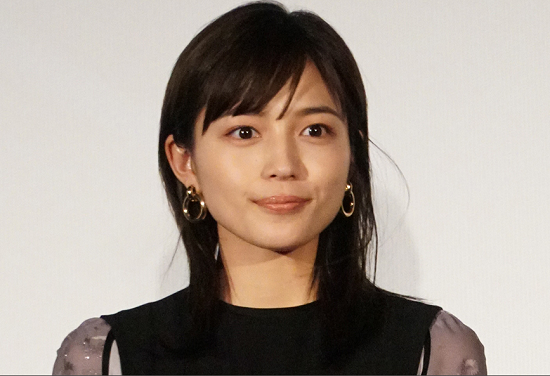 有聲聽讀新聞橫濱流星背後抱川口春奈令人怦然心動