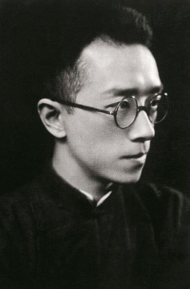 精通英语,曾是泰戈尔的随身翻译!