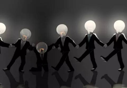 日语翻译 这部讽刺漫画 竟引得推特110万读者直呼 救救日本 沪江日语