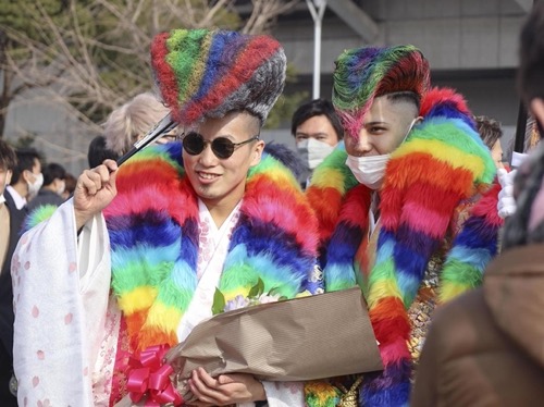 日语语法大全 日本成人仪式 年轻人的狂欢 沪江日语