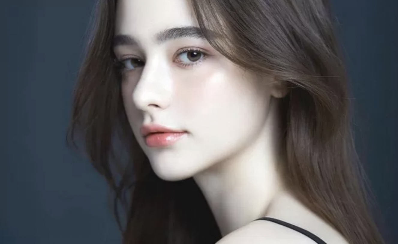 【有声】油管美妆博主达莎&bull;塔兰上传新头像,惊人美貌引赞叹!