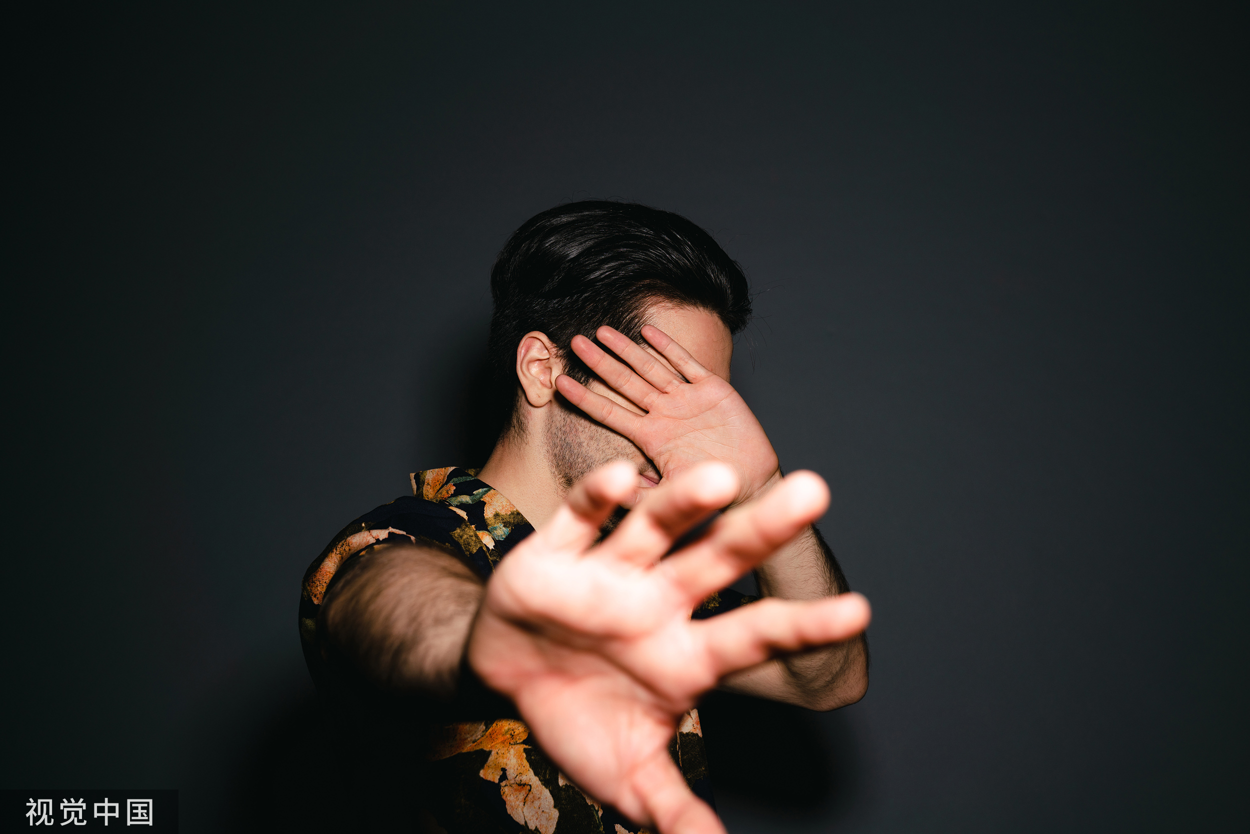 和夏奇拉分手以来，皮克遭狗仔疯狂骚扰！如今他终于受不了了……