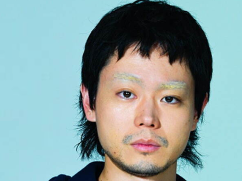 曾今的日本国宝级男明星，现在判若两人？