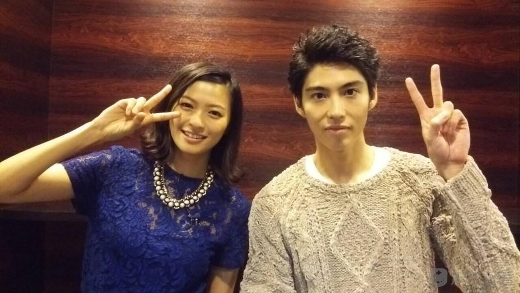 又虐狗:荣仓奈奈与贺来贤人交往1年结婚