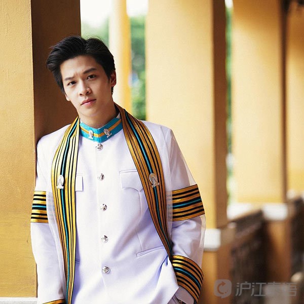 march chuavuth本科毕业于朱拉隆功大学商学院金融系