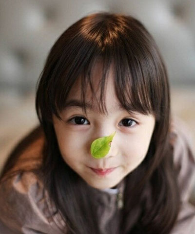 你的表情包里一定有这位西班牙混血小美女!