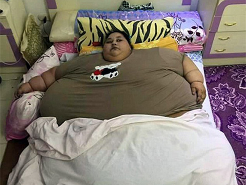 图:全世界最胖女子 重500公斤生活难自理