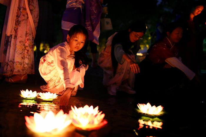 世界鬼节:日本万圣节——"盂兰盆节"