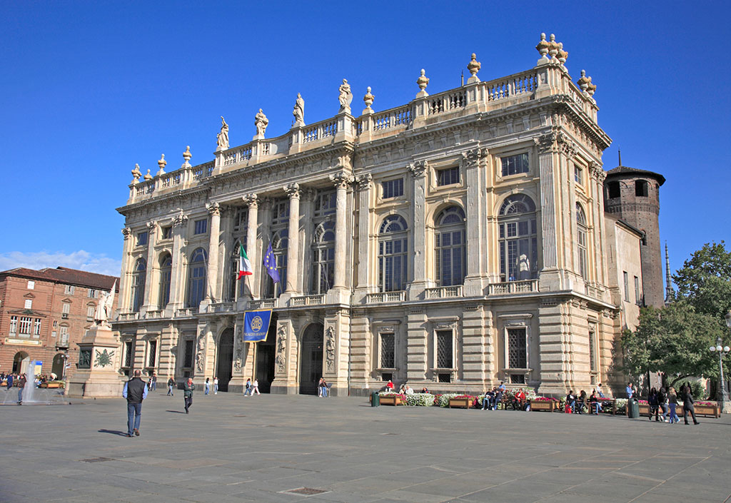 萨沃王宫(palazzo reale)