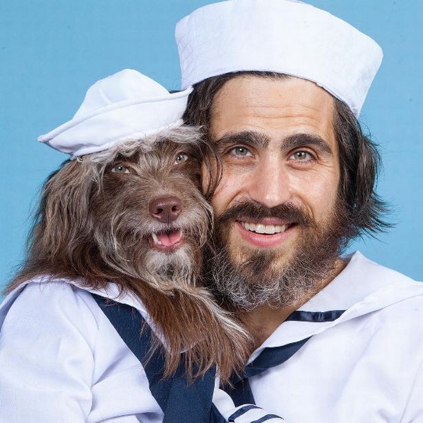 男人和爱犬拍"亲子装"写真 1人1狗不能更呆萌