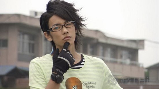 的年轻男演员佐藤健的第一部主演电视剧是特摄剧 《假面骑士电王》