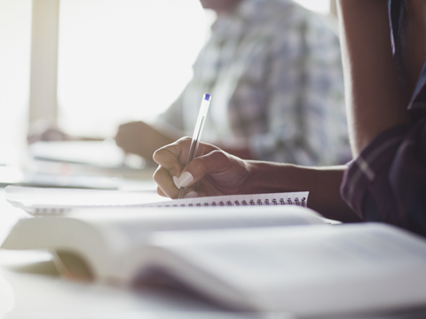 Dele考试必备西班牙俚语60句！