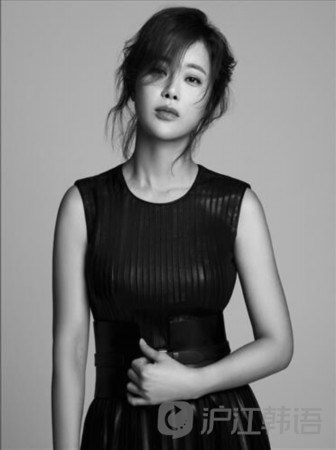 在釜山的首场表演,白智英对她出道后最受欢迎的《sad salsa》与《dash