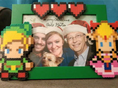 每年变身圣诞老人的比尔盖茨 今年送了啥？