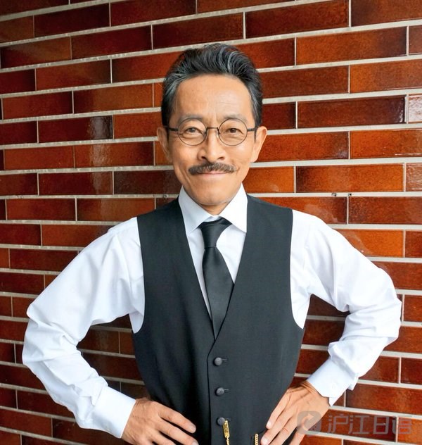 《有闲俱乐部》,《流星之绊》 个人简介:半海一晃是一名日本演员