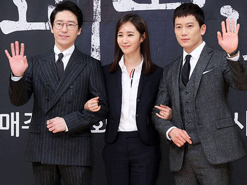 盘点近期韩剧一人分饰两角的现象