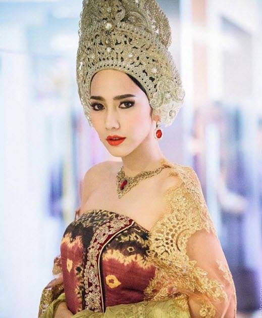 美女明星 泰国传统服饰 根本看不够