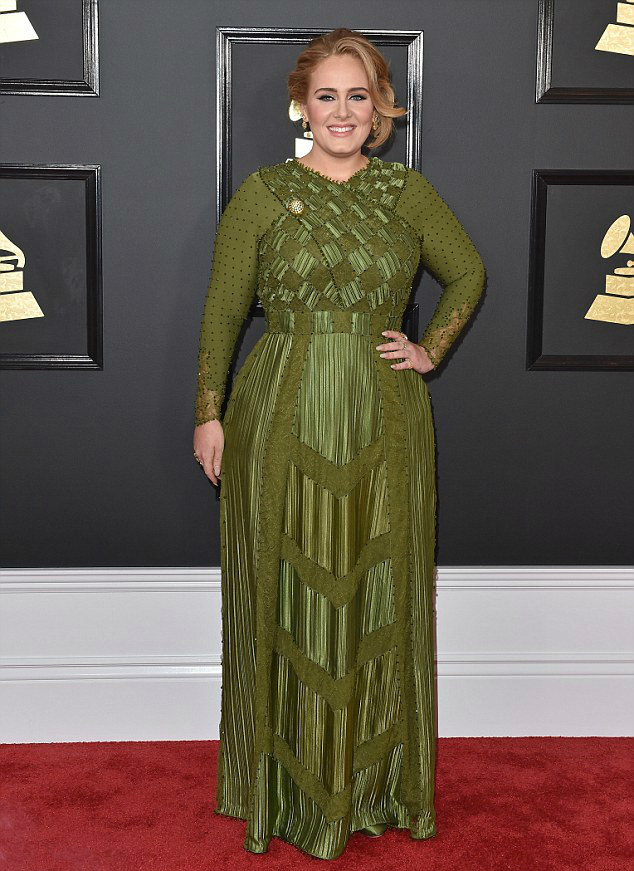 adele承认去年已秘密结婚,亲友大呼失望