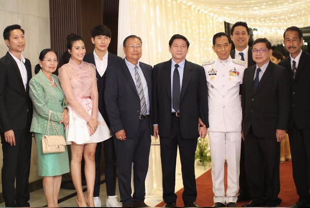 push与jui的家人亲密合影