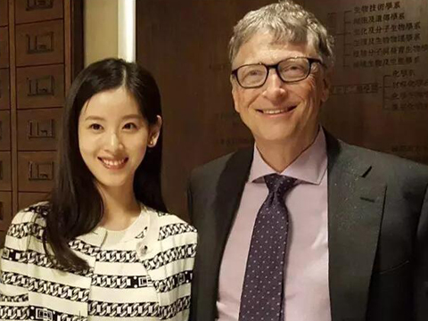 奶茶妹妹接待比尔盖茨？奶茶的英语可还行？