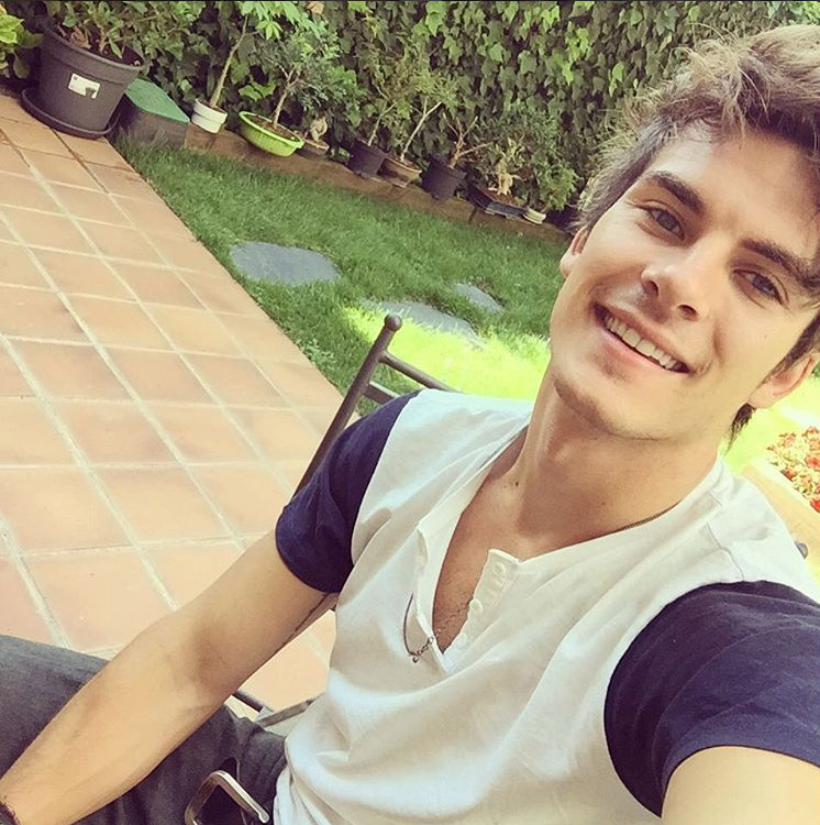 听说这群男人承包了西班牙乐队的颜值,和你们共享才是好习惯!