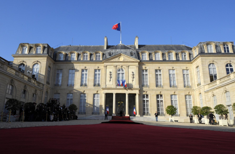 法国热点:爱丽舍宫宣布将全法紧急状态延长到11月1日