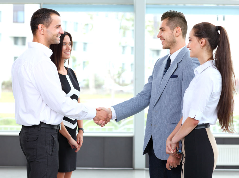 意语发音   初学意大利语,最先想学会的一定是打招呼问候别人的一些