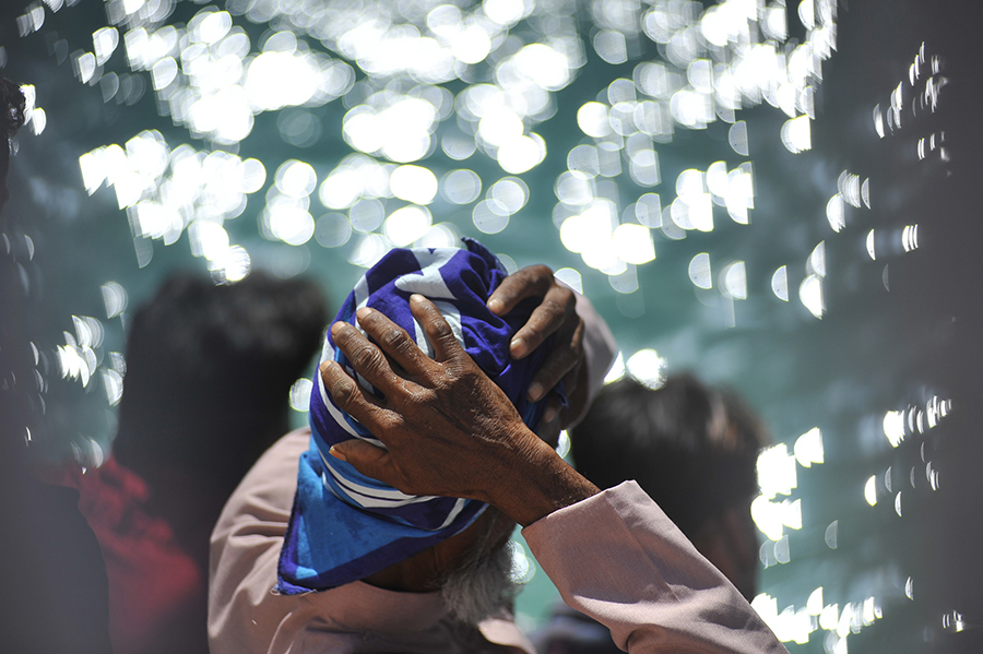 史上最高气温出现,53度…伊朗人很无奈 _沪江